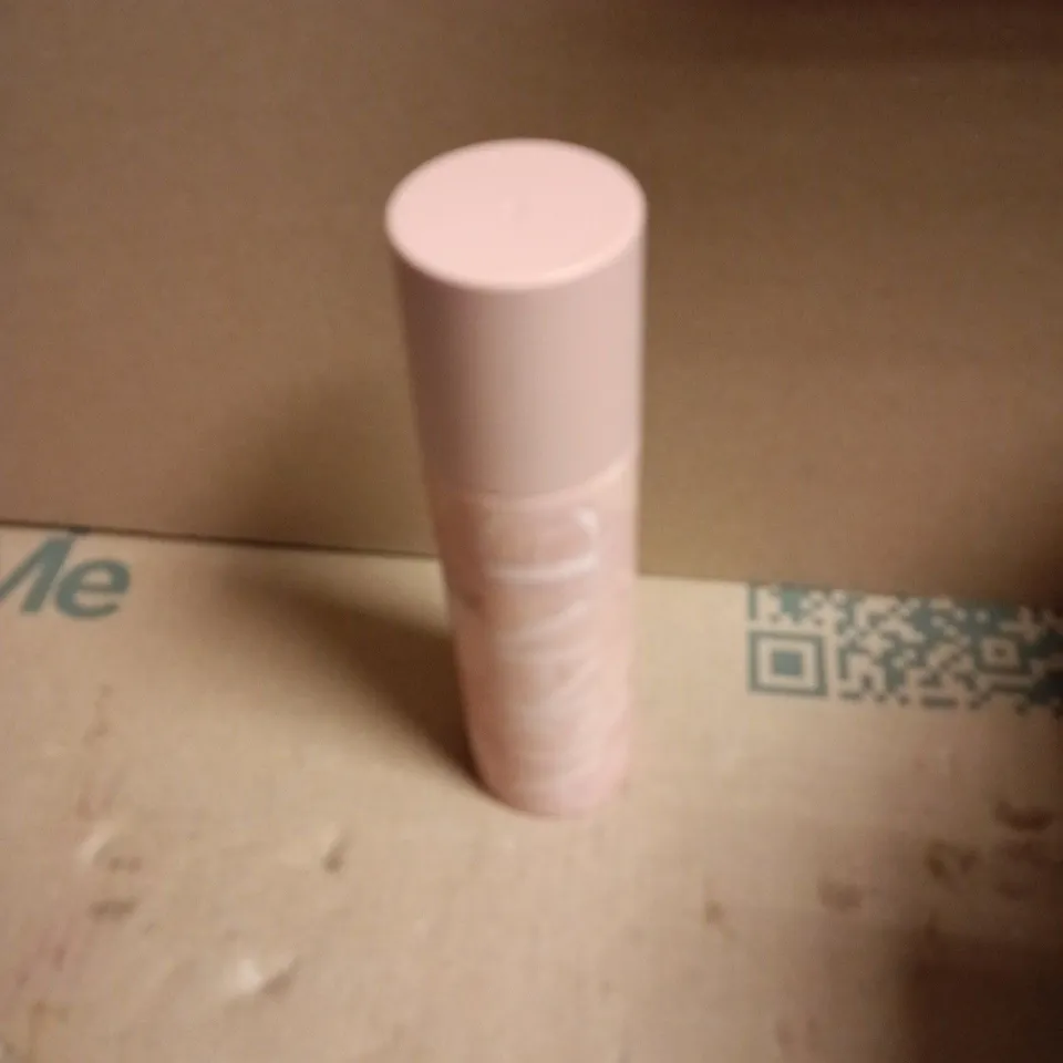 APPROXIMATELY 20 ASSORTED COSMETIC ITEMS INCLUDING THE DREAM COLLECTION SHOWER FOAM , ARKIVE DRY SHAMPOO AND DOVE BODY WASH 