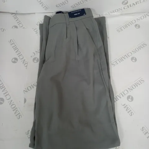 HOLLISTER ULTRA HIGH RISE WIDE LEG TROUSERS SIZE M