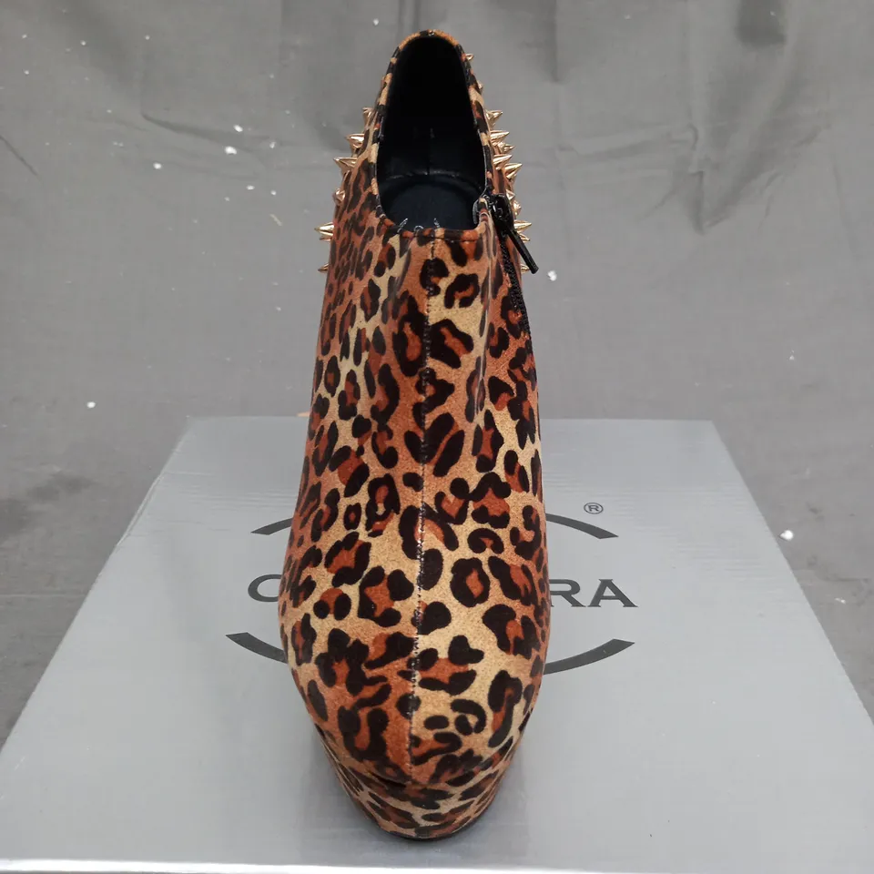 BOX OF APPROXIMATELY 14 FAUX SUEDE LEAOPARD PRINT HIGH HEEL ZIPPED SHOES IN VARIOUS SIZES