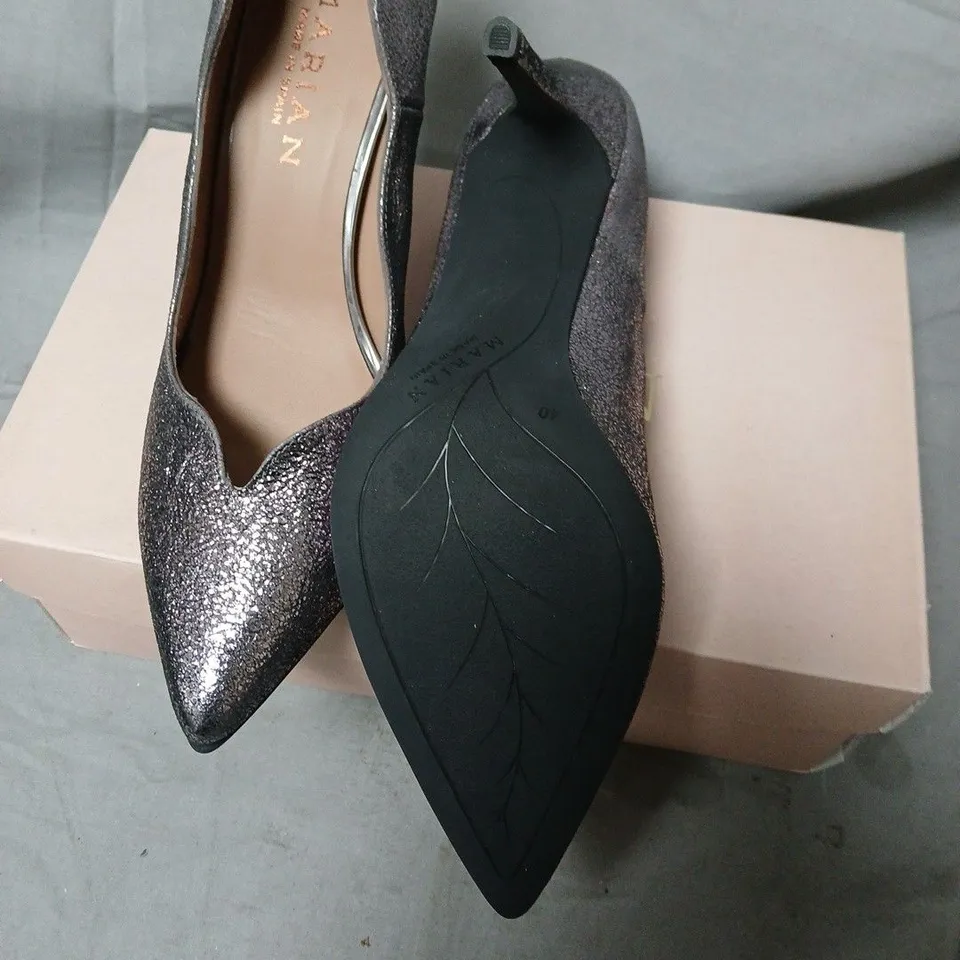 MARIAN STARTER ARGENTO GLITTER PUMPS – UK 7 (EU 40)