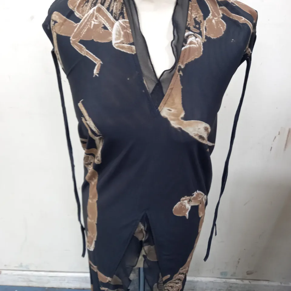 DEEP V RUFFLE DETAIL MAXI DRESS IN SCORPION - 12