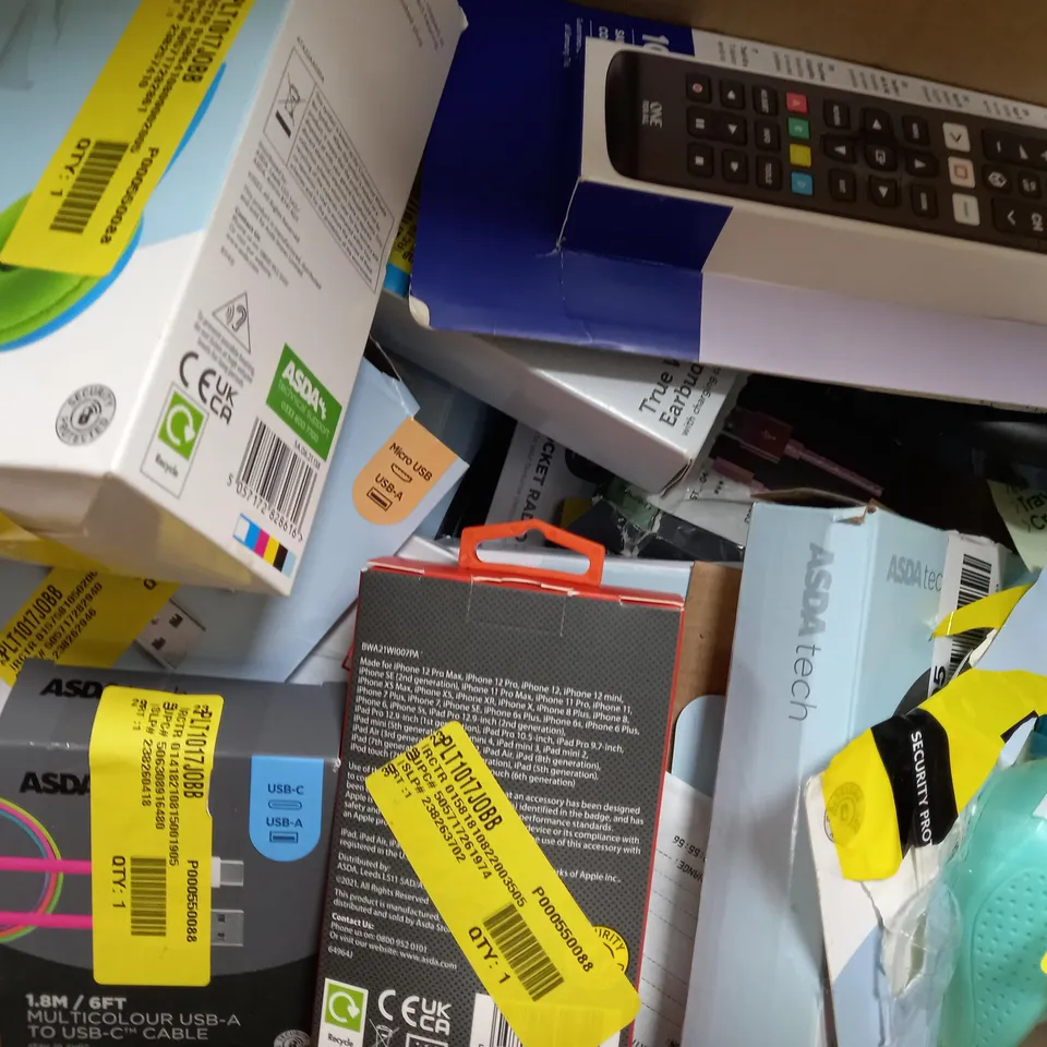 APPROXIMATELY 20 ASSORTED ITEMS TO INCLUDE KIDS' HEADPHONES, WIRELESS MOUSE, UNIVERSAL REMOTE ETC. 