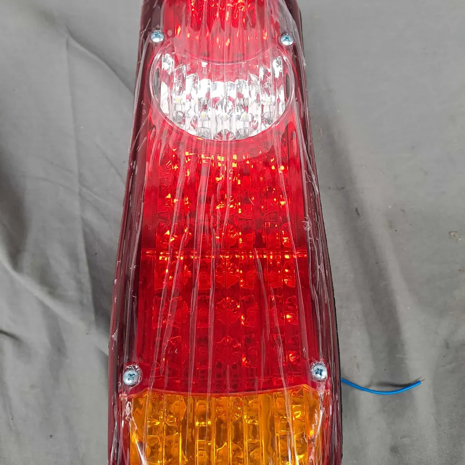 UNBRANDED REAR TAIL LIGHT 