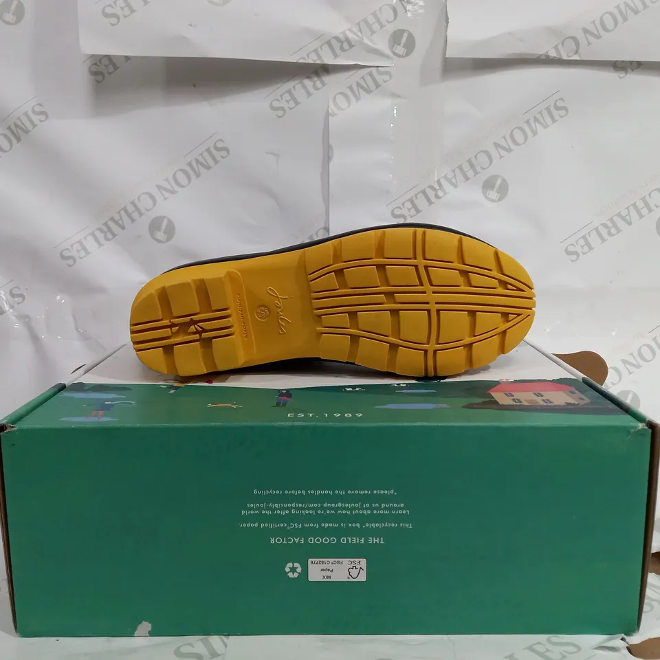 JOULES WELLIBOBS IN BLACK & YELLOW WITH BEES - SIZE 5