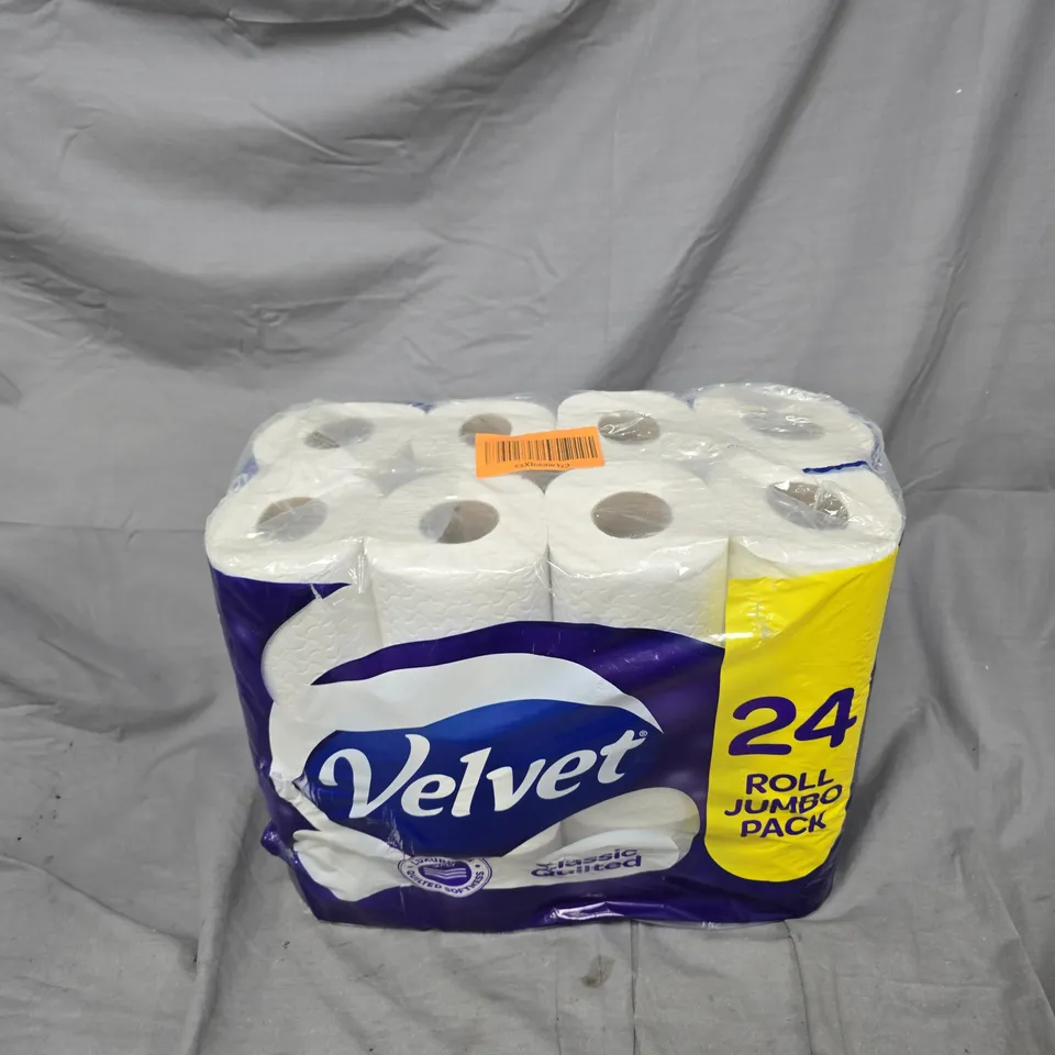 JOB LOT OF APPROXIMATELY 10 ASSORTED ITEMS TO INCLUDE: 24PACK TOILET ROLL AND UMBRELLA