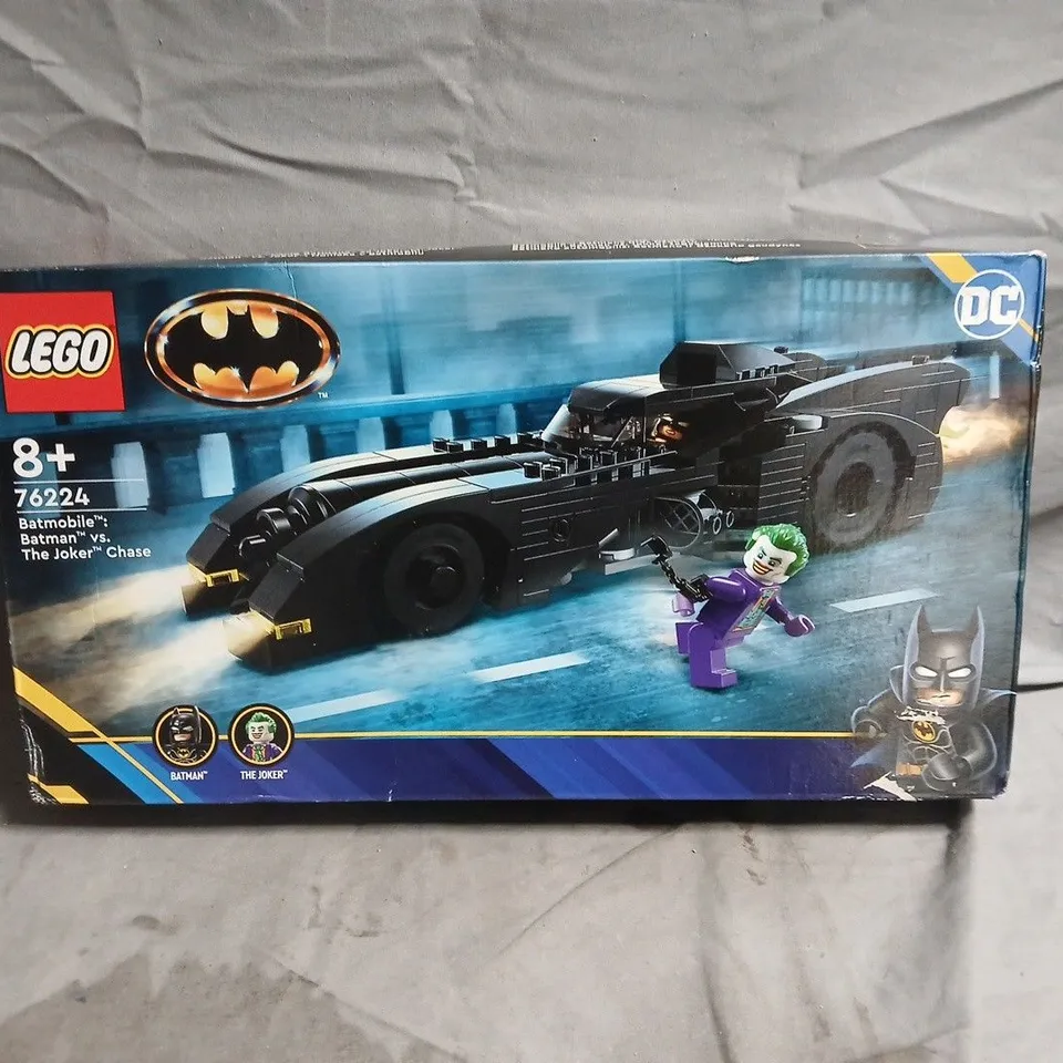 LEGO BATMAN BATMOBILE VS JOKER CHASE – SET 76224