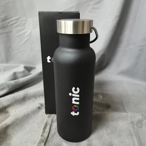 TONIC BLACK MATTE STAINLESS STEEL WATER BOTTLE WITH SILVER LID 