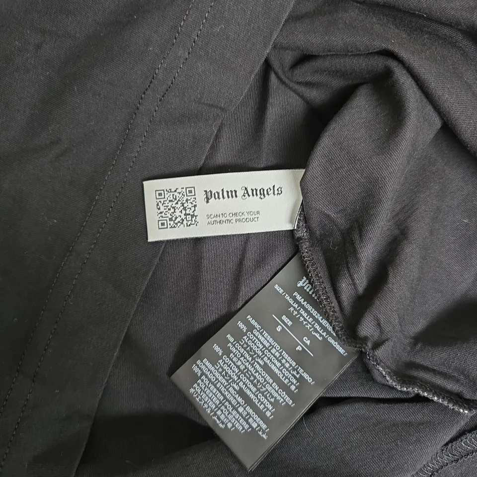 PALM ANGELS PALM TEXT LOGO TEE SN42 – BLACK, SMALL