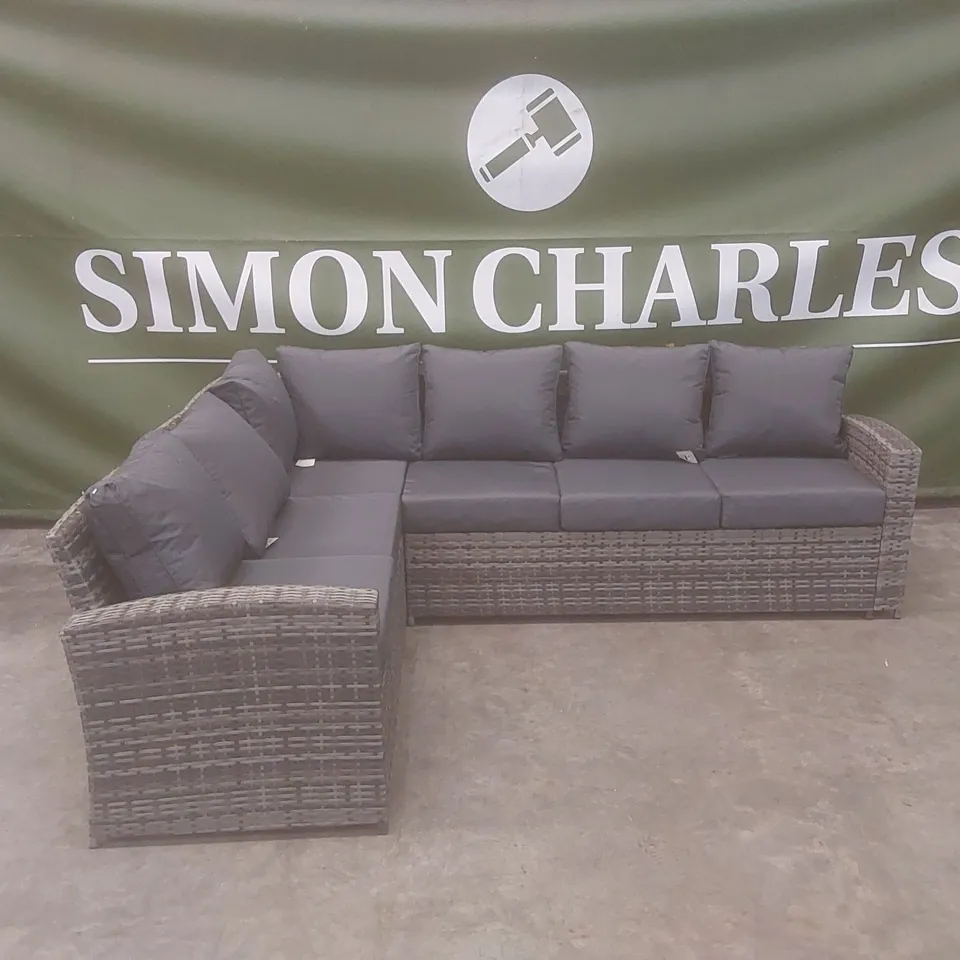 BRAND NEW NEW YORK OUTDOOR CORNER SOFA & RISING TABLE SET IN GREY  RRP £1695