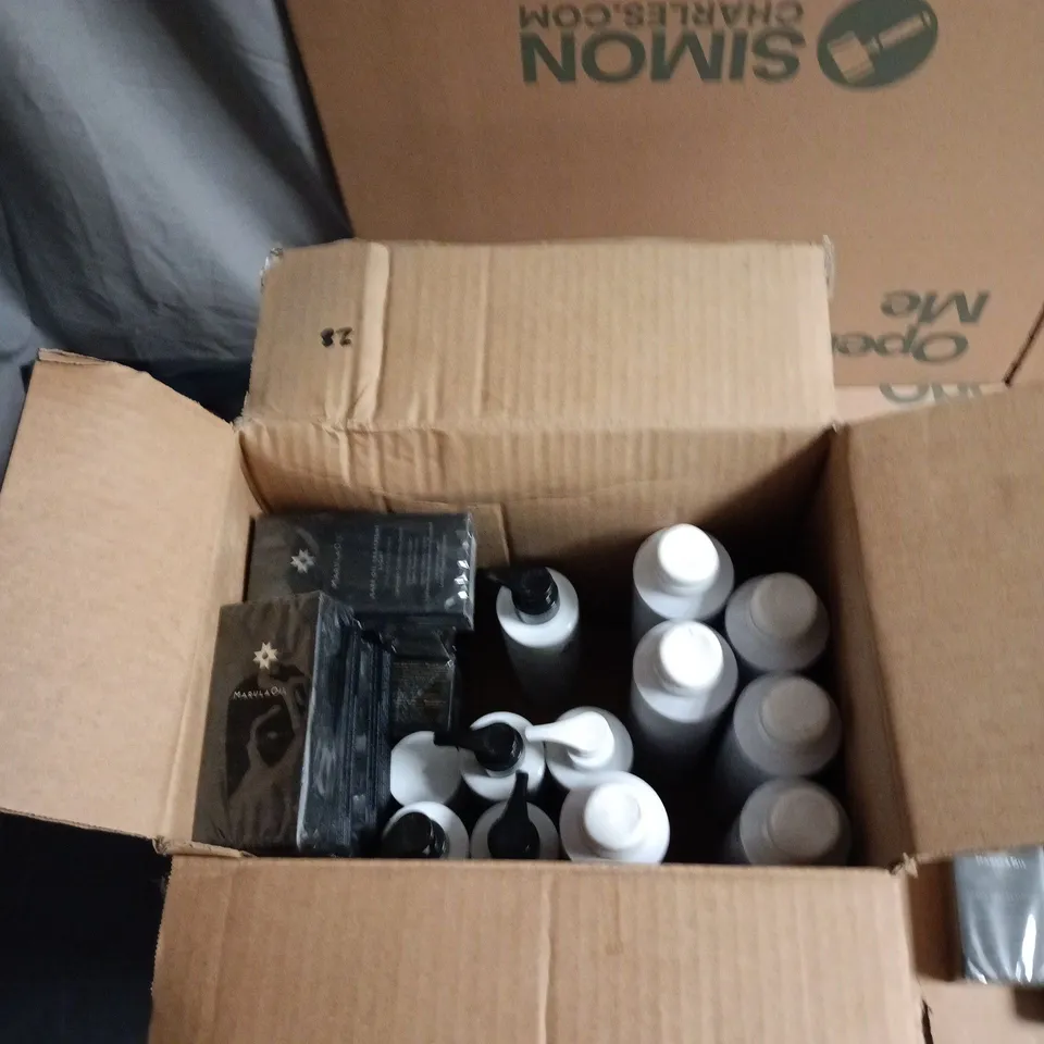 BOX OF APPROXIMATELY 20 ASSORTED MARULA OIL PRODUCTS TO INCLUDE: SHAMPOO AND HAIRSPRAY