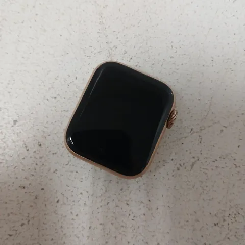 APPLE WATCH SERIES 6 40MM GPS ALUMINIUM GOLD