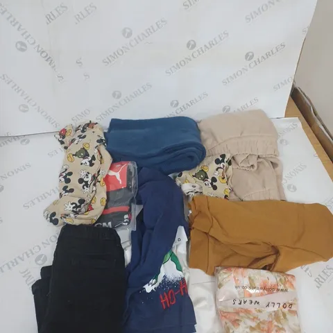 BOX OF ASSORTED CHILDRENS CLOTHING VARYING IN SIZE/COLOUR/STYLE TO INCLUDE: TOPS, DRESSES, JUMPERS