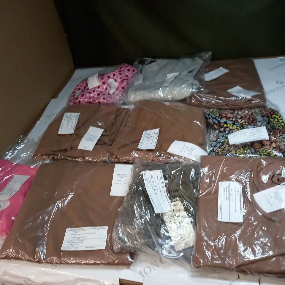 BAG OF APPROX 10 ASSORTED CLOTHING ITEMS TO INCLUDE - MAISON DE NIMES - EMELIA