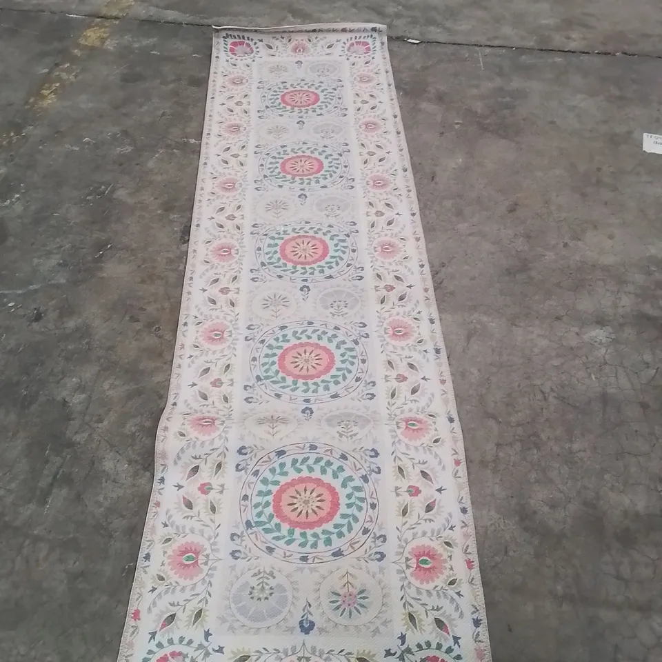 QUALITY DESIGNER AREA RUG - APPROXIMATELY 230X60CM