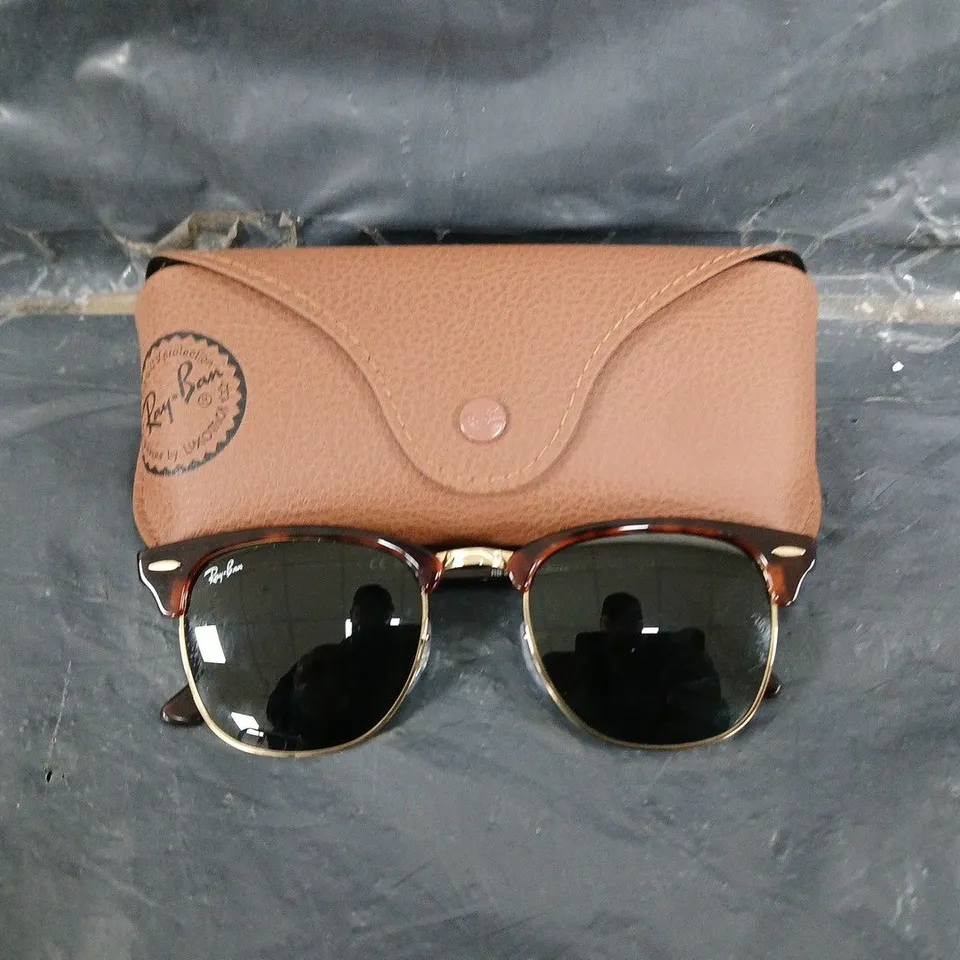 RAY-BAN CLUBMASTER SUNGLASSES - TORTOISE