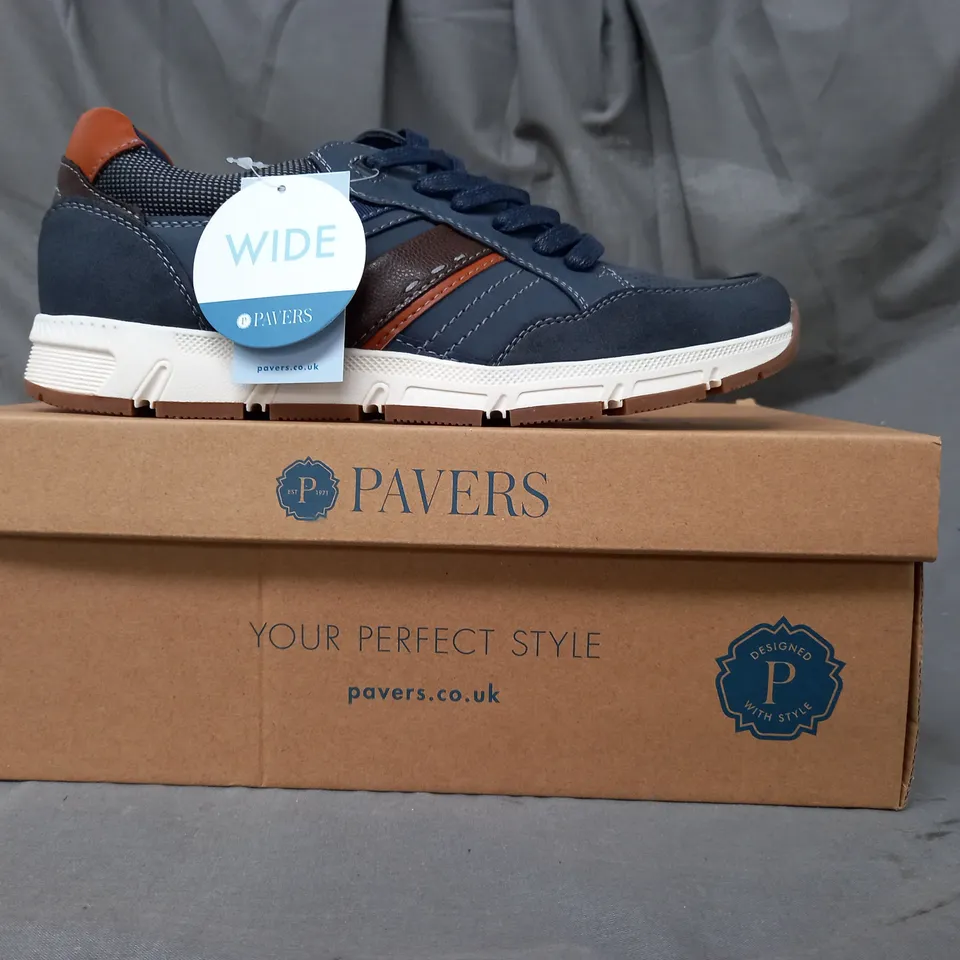 BOXED PAIR OF PAVERS SHOES IN NAVY/MULTI UK SIZE 8