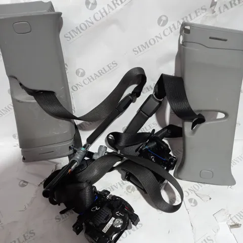 SEAT BELT SET / COLLECTION ONLY 