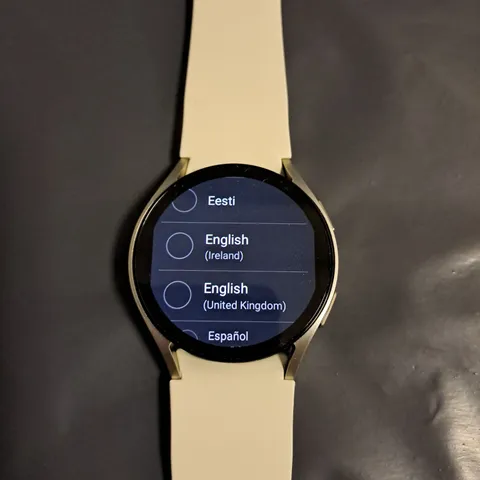 BOXED SAMSUNG GALAXY WATCH 6 40MM IN GOLD - SM-R930