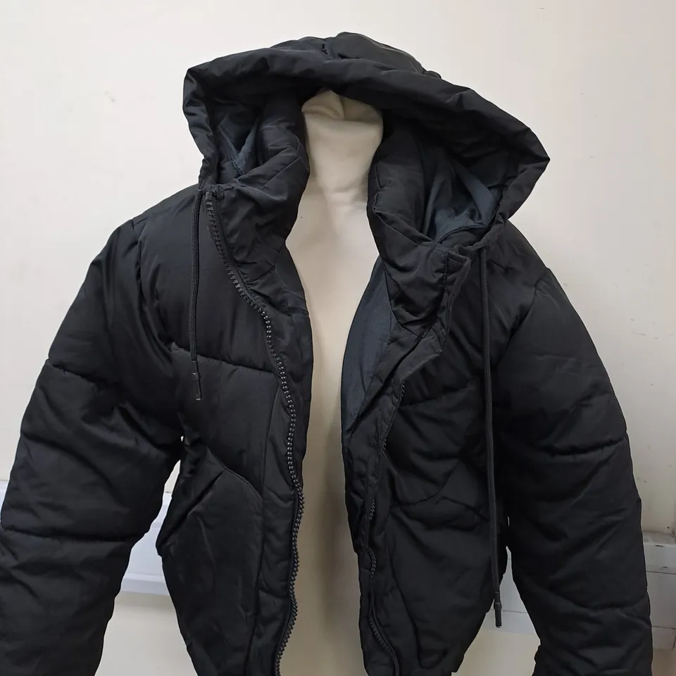 PULL & BEAR BLACK WINTER COAT SIZE L