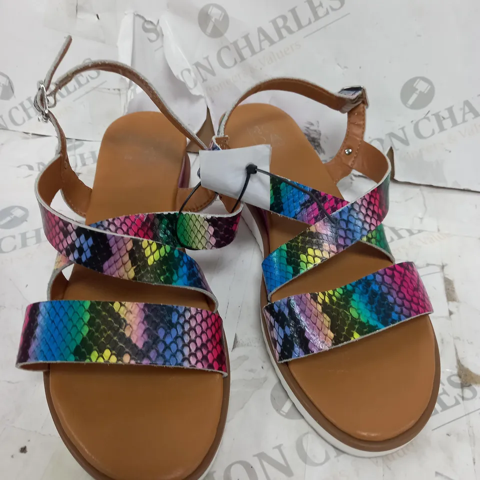 MODA IN PELLE RAINBOW SANDAL SIZE 7
