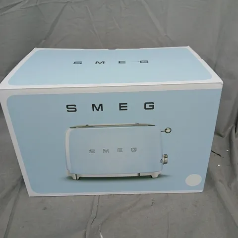 SMEG TSF01WHUK 50'S STYLE RETRO 2 SLICE TOASTER - WHITE