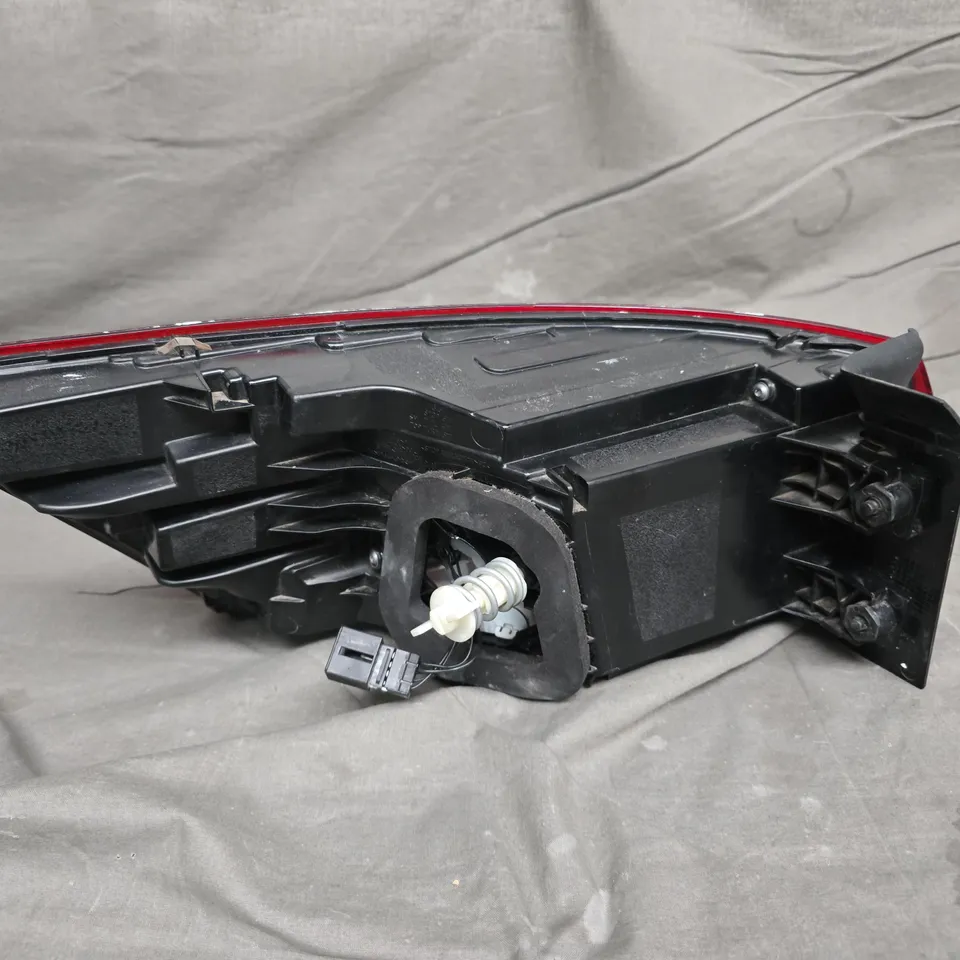 UNBOXED VEHICLE SIDE LIGHT