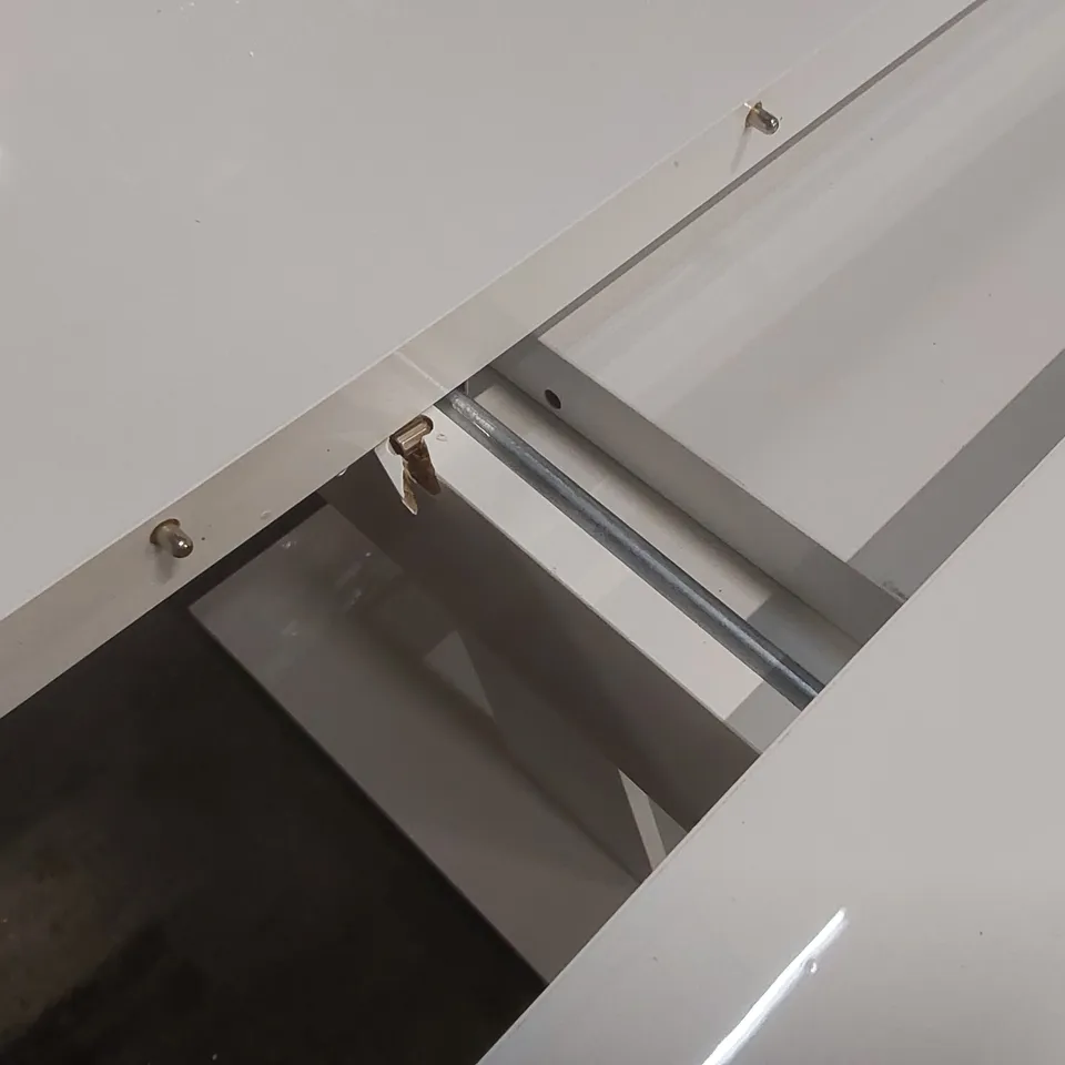 DESIGNER WOODEN EXTENDABLE DINING TABLE