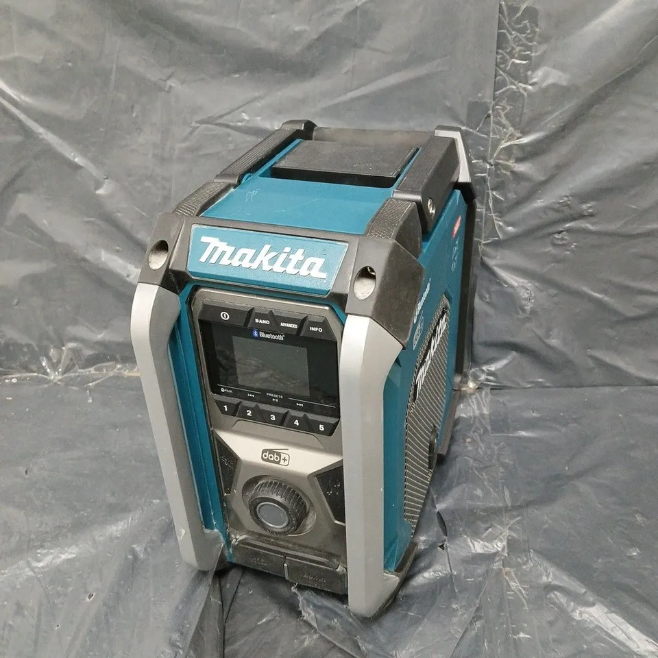 MAKITA MR007GZ JOB SITE RADIO WITH DAB+ & BLUETOOTH