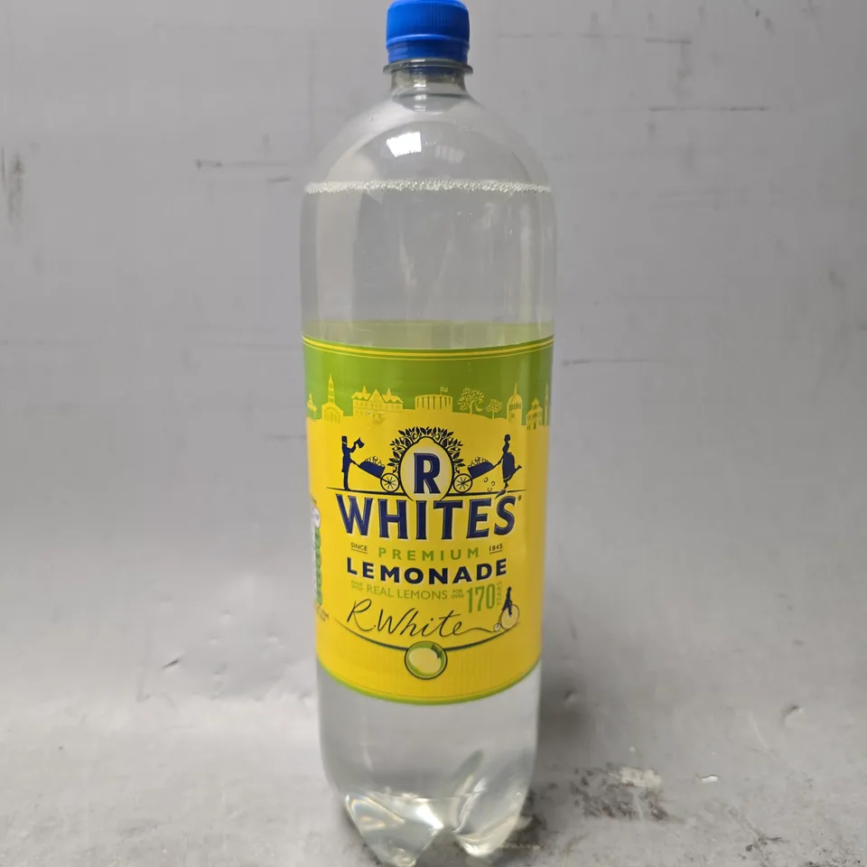 TOTE OF APPROXIMATELY 4 R WHITES LEMONADE 2L