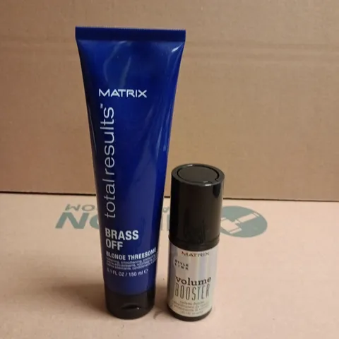 BOX OF APPROXIMATELY 40 MATRIX HAIRCARE PRODUCTS TO INCLUDE BRASS OFF PROTECTING CREAMS AND VOLUME BOOSTERS