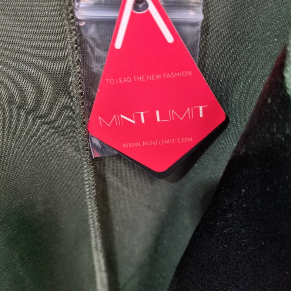 MINT LIMIT VELVET BLAZER – DARK GREEN, UK 12