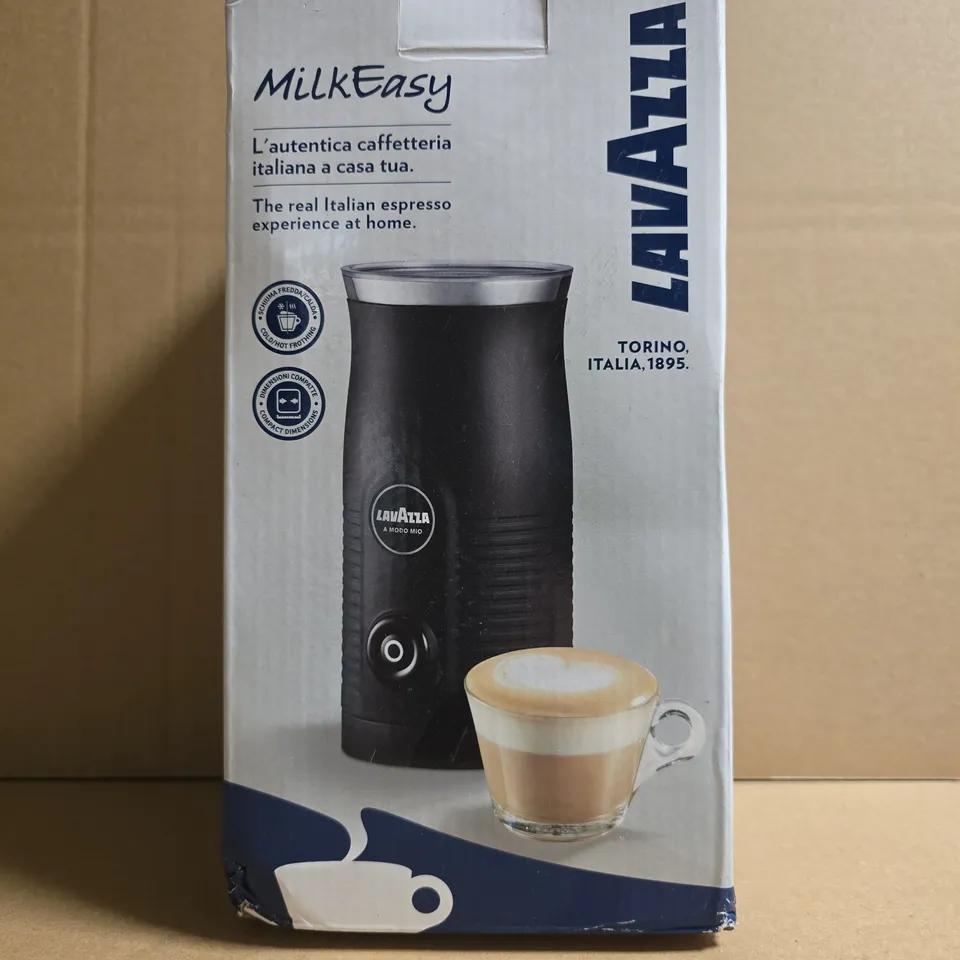 LAVAZZA MILKEASY MILK FROTHER – A MODO MIO