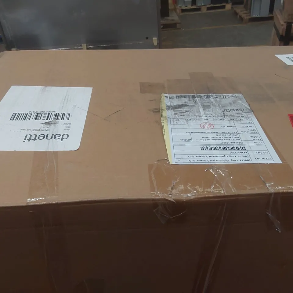 PALLET CONTAINING A LARGE QUANTITY OF ASSORTED FURNITURE PARTS ECT