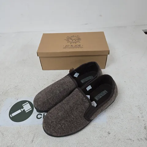 JO & JOE HAIG WIDE FIT BROWN SLIP-ON SHOES, UK 11