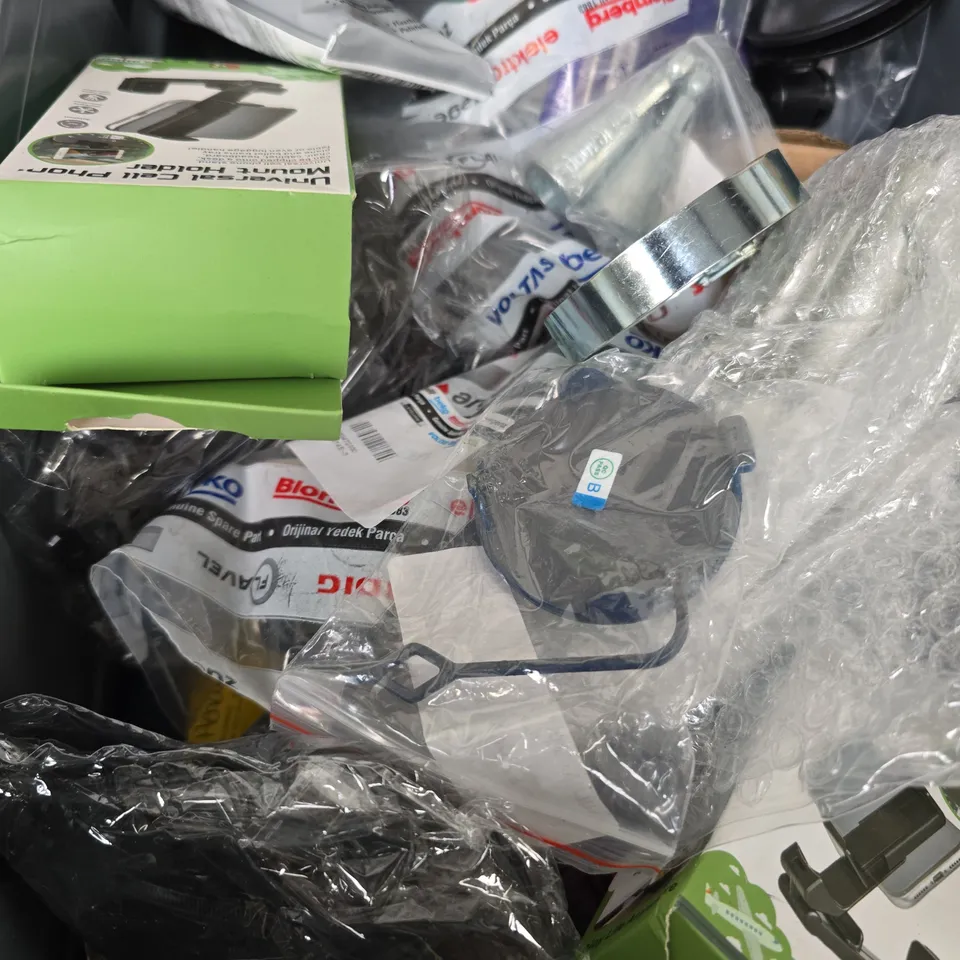 BOX OF ASSORTED CAR ITEMS TO INCLUDE - BOLTS - TOOLS - SPARK PLUGS 