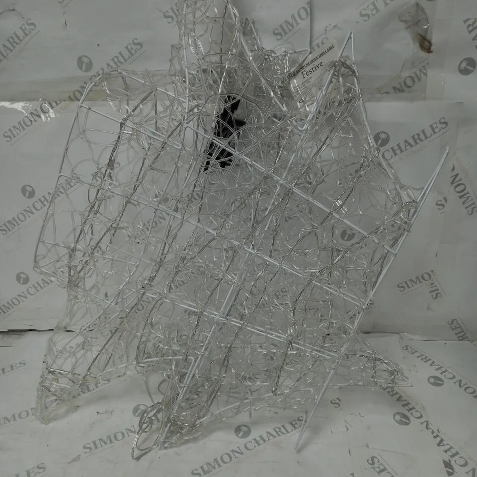 CHRISTMAS TREE DECORATION 