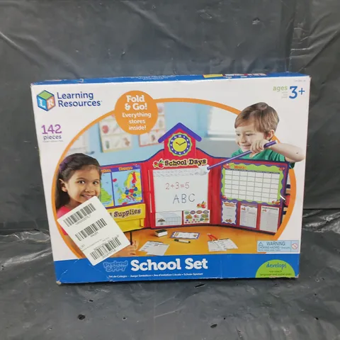 BOXED LEARNING RESOURCES PRETEND & PLAY® ORIGINAL SCHOOL SET