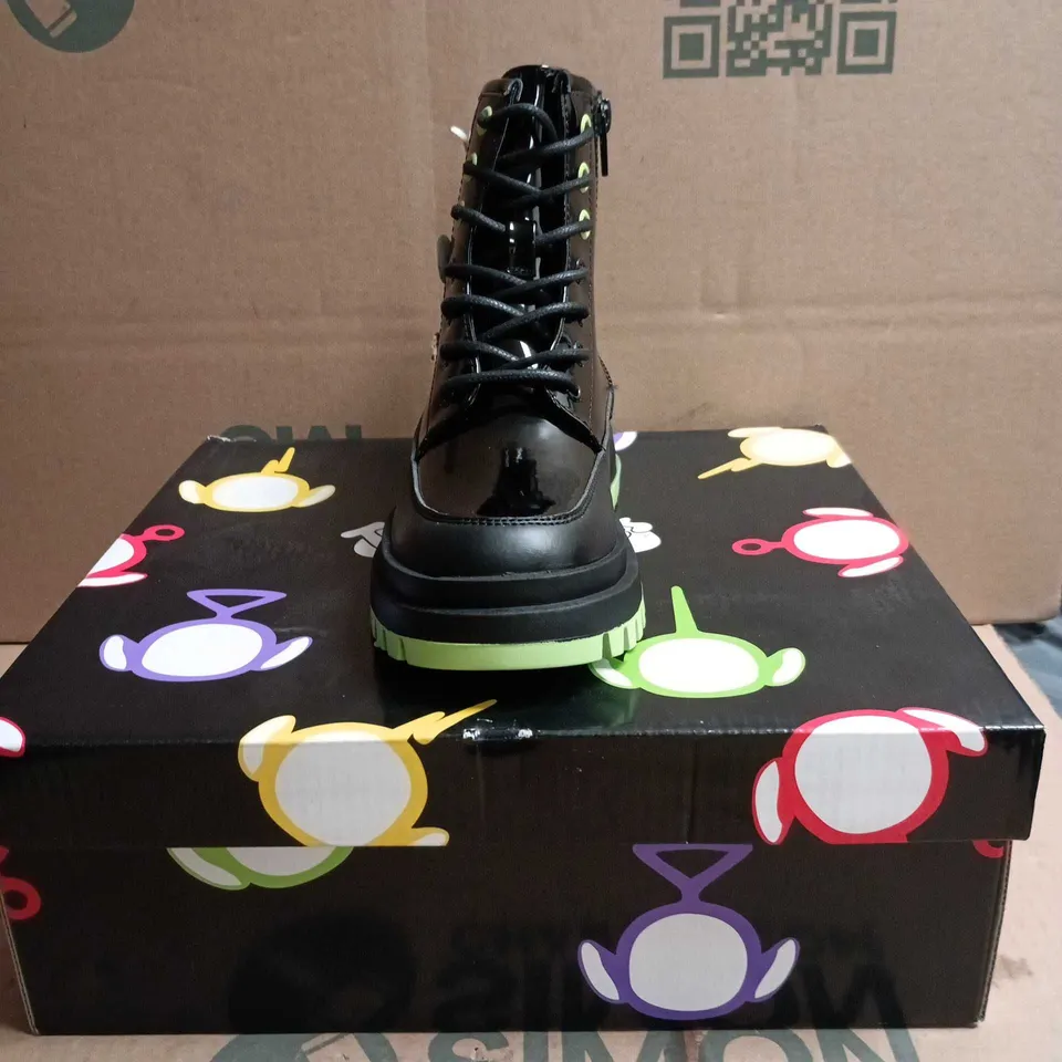 KOI KIDZ TUBBYTRONIC DIPSY HEAD BOOTS BLACK AND GREEN SIZE 13