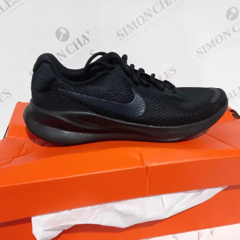 BOXED NIKE REVOLUTION 7 BLACK - UK SIZE 5