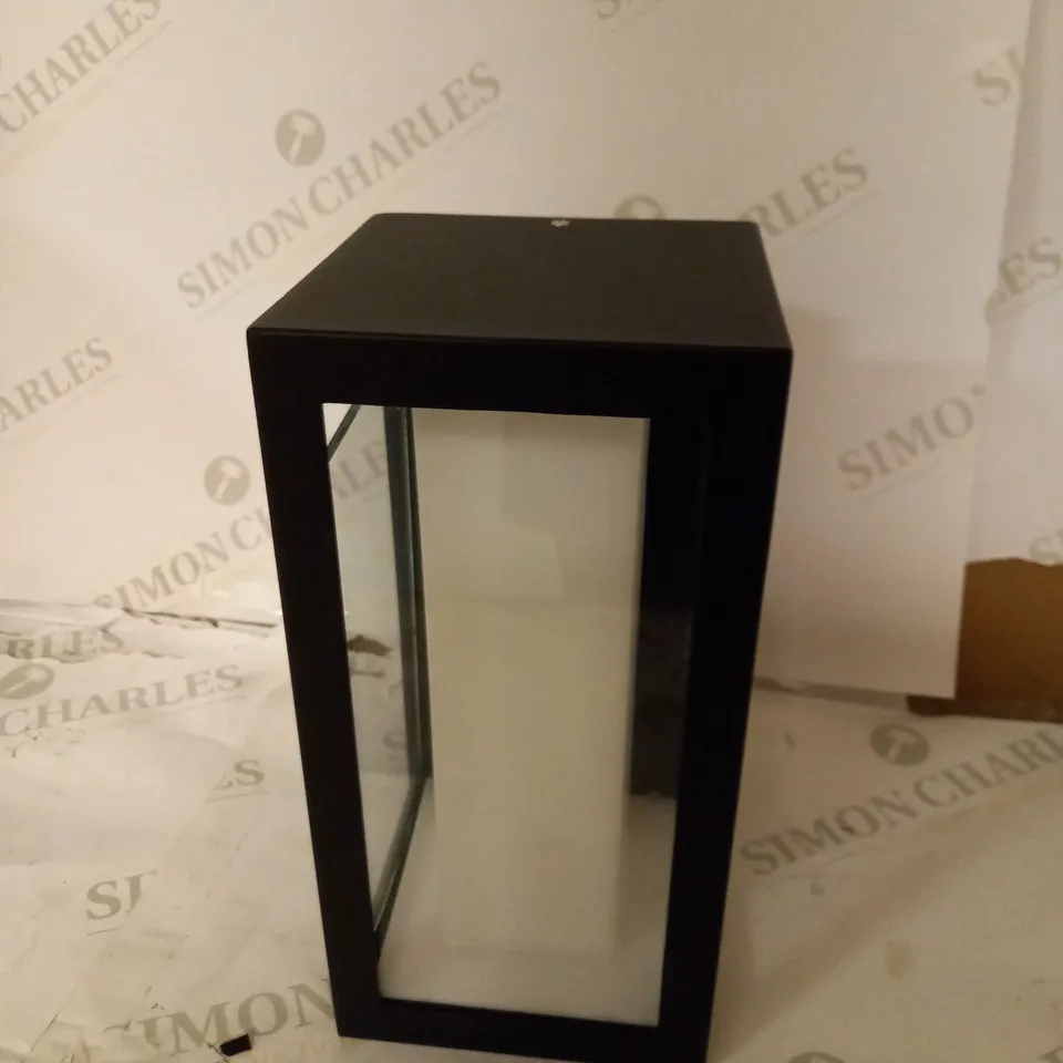 PHILIPS OUTDOOR WALL LIGHT 
