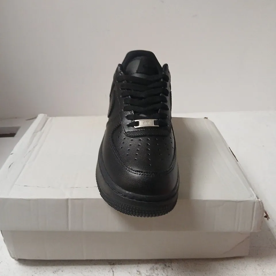 NIKE AIR FORCE 1 '07 BLACK/BLACK – MEN'S UK 7 