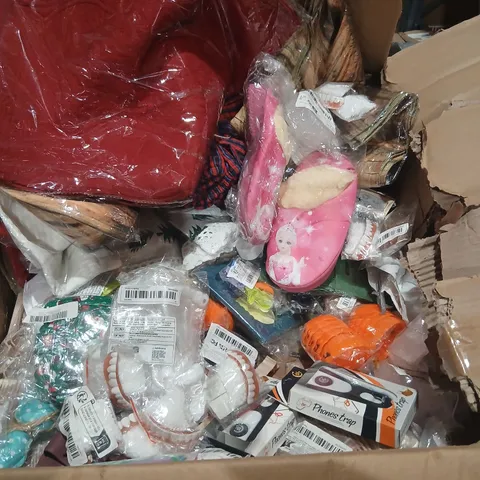 CAGE OF ASSORTED HOUSEHOLD GOODS AND ACCESSORIES TO INCLUDE; TEXTILES, SLIPPERS, BRACKET AND PHONES TRAP