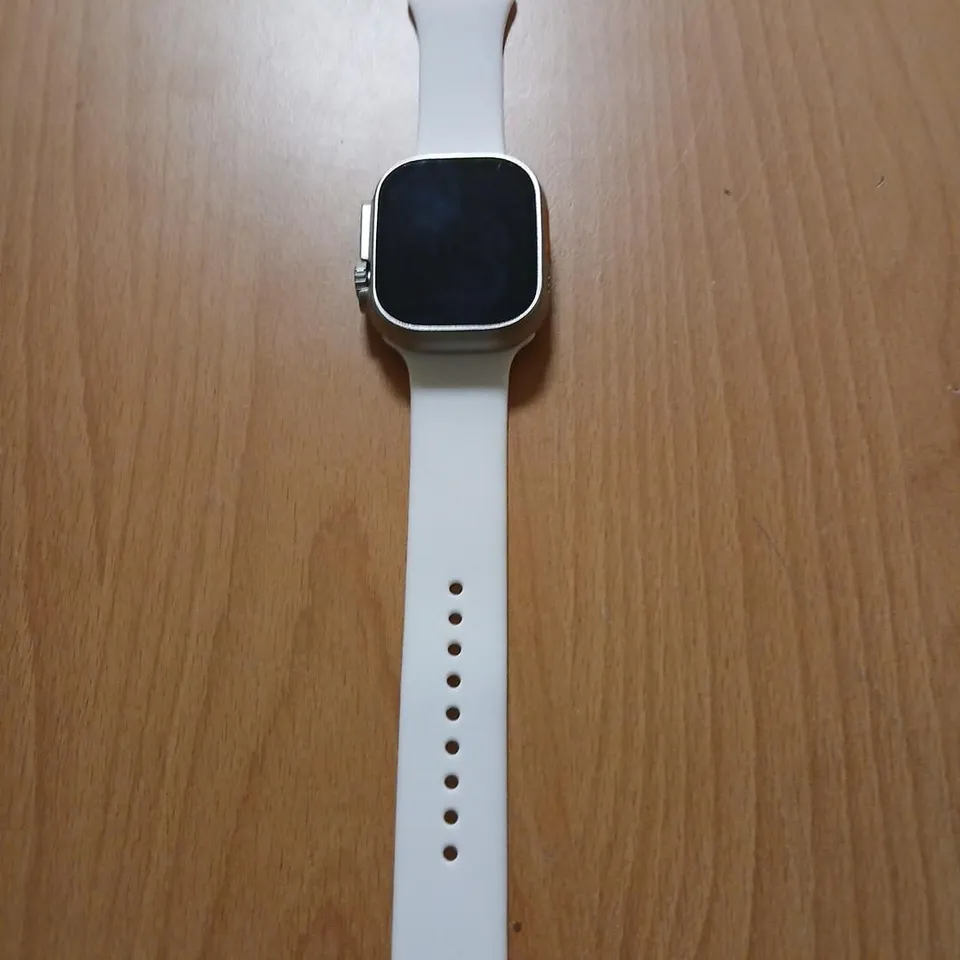 SMART WATCH WITH WHITE SPORT BAND – TITANIUM/CERAMIC CASE 