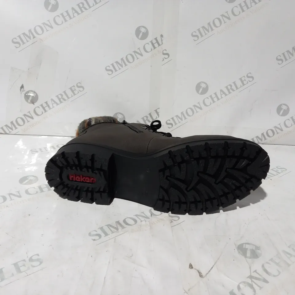 BOXED PAIR OF RIEKER HIKING BOOTS IN GREY/NAVY UK SIZE 6.5 