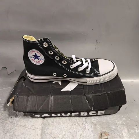 BOXED PAIR OF CONVERSE ALL STAR SHOES - 5.5