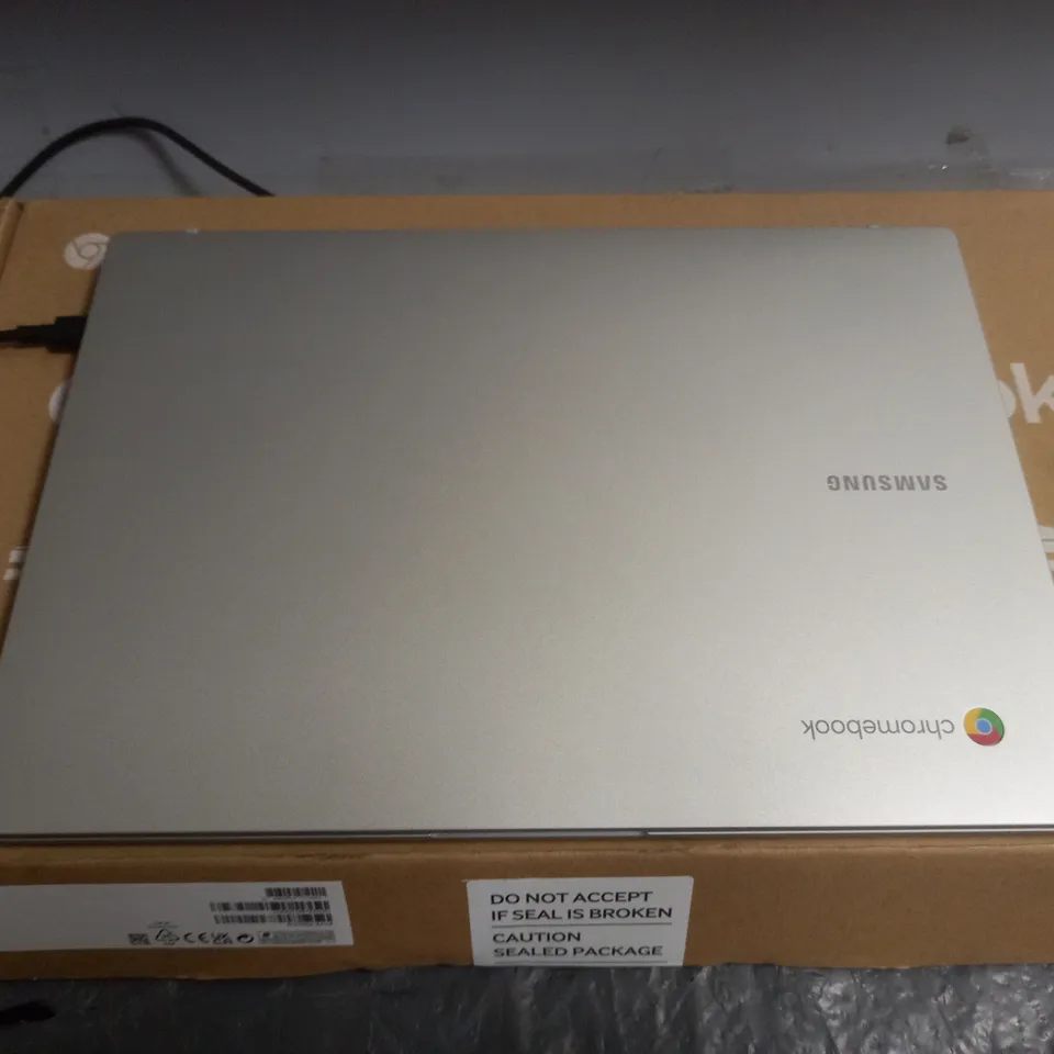 BOXED SAMSUNG GALAXY CHROMEBOOK INTEL CELERON LAPTOP - XE310XDA-KA1UK