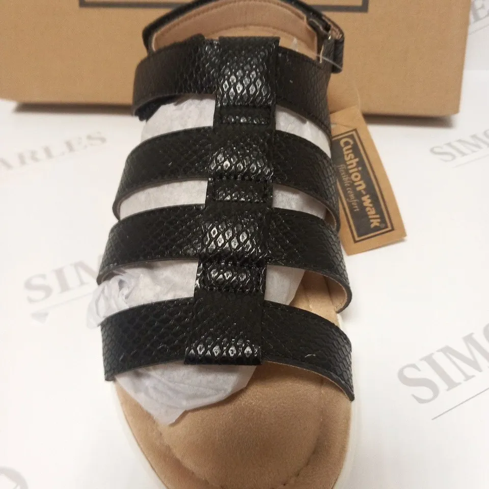 BOXED PAIR OF CUSHION WALK ONE TOUCH CLOSE SANDALS IN BLACK - SIZE 5