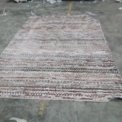 QUALITY DESIGNER AREA RUG - APPROXIMATELY 300X200