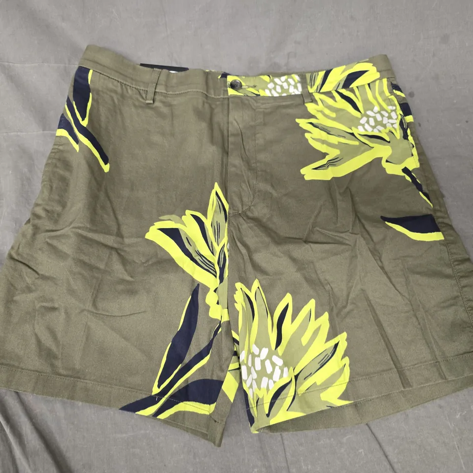 HUGO BOSS C KARLOS SHORTS IN DARK OLIVE W. FLORAL PATTERN SIZE UK 50
