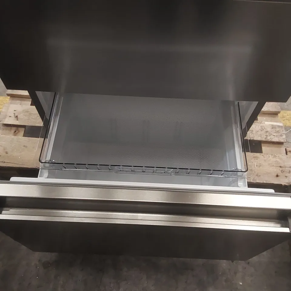 HISENSE PUREFLAT RF632N4WIF FRIDGE FREEZER - STAINLESS STEEL